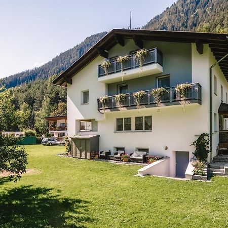 Apart Confimare Hotel Pfunds Buitenkant foto