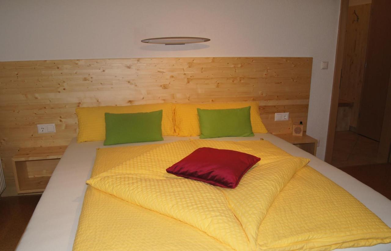 Apart Confimare Hotel Pfunds Buitenkant foto
