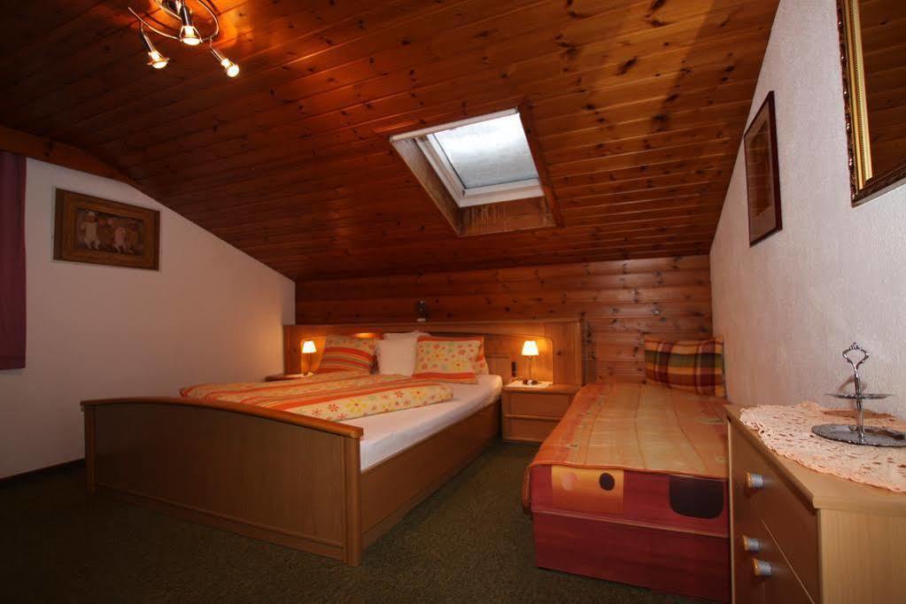 Apart Confimare Hotel Pfunds Buitenkant foto