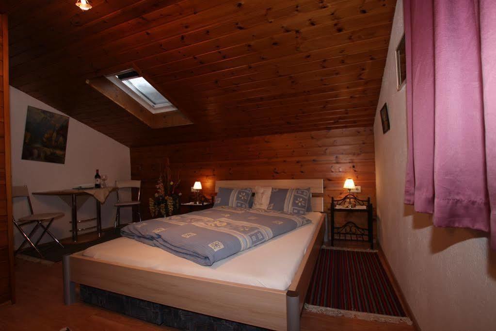 Apart Confimare Hotel Pfunds Buitenkant foto