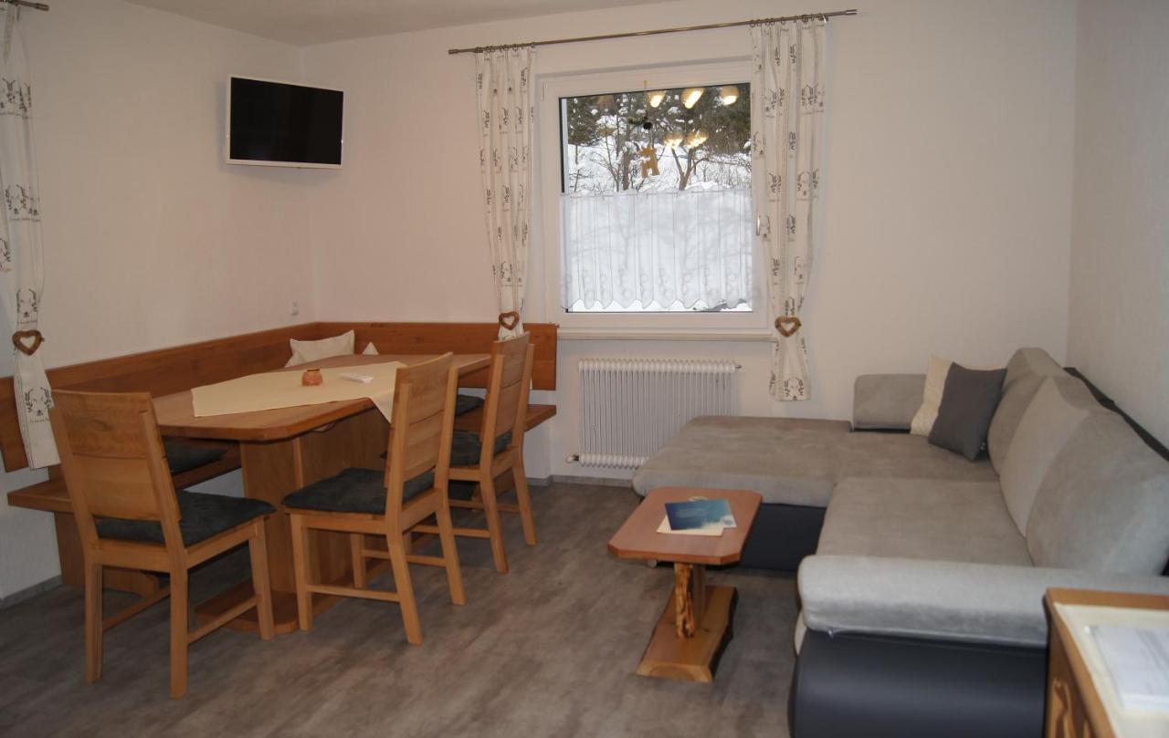 Apart Confimare Hotel Pfunds Buitenkant foto