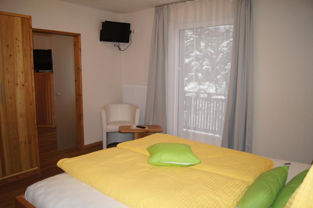 Apart Confimare Hotel Pfunds Buitenkant foto