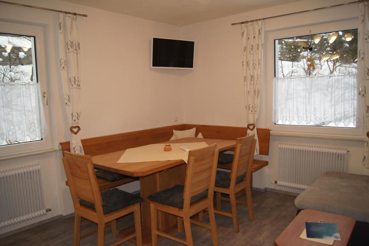 Apart Confimare Hotel Pfunds Buitenkant foto